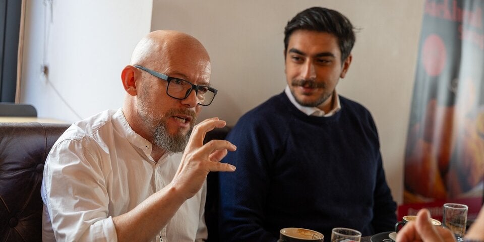 Bernd Pinzer und Teammitglied Murat Aksakalli 