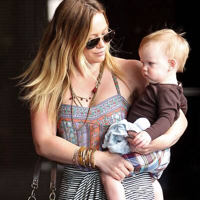 Hilary Duff unterwegs mit ihrem süßen Sohn