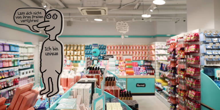 Mega-Ansturm auf neuen Beauty-Store "Normal" in Wien