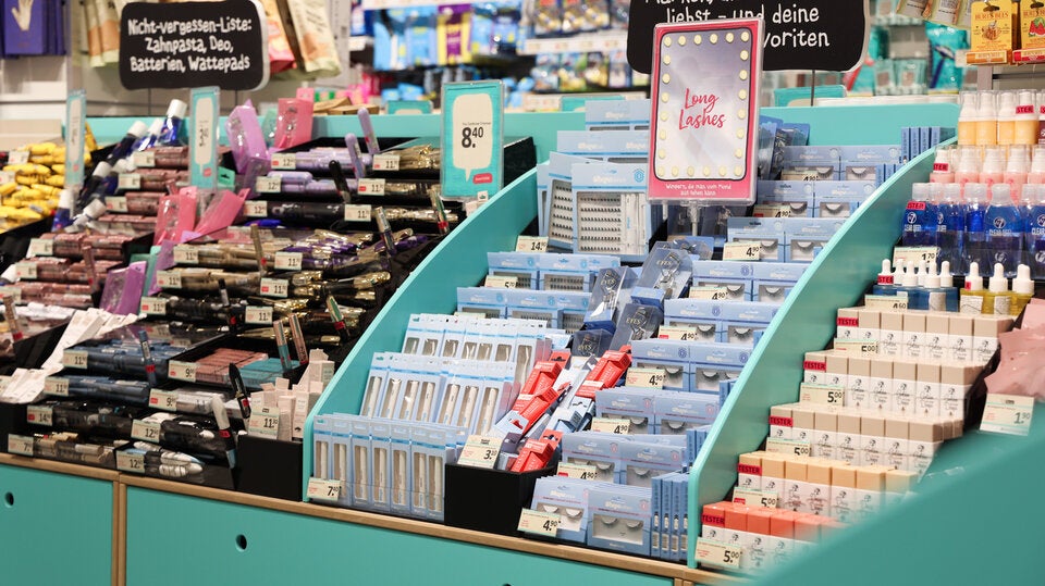 Mega-Ansturm auf neuen Beauty-Store 