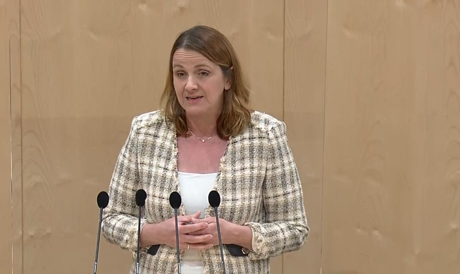 Parlament schmettert Anträge gegen Maskenpflicht ab