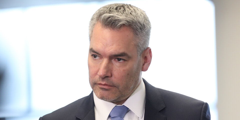 Nach Silvester-Randale: Jetzt mehr Polizisten in Favoriten | Innenminister Nehammer handelt