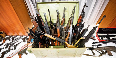 Nach Waffenfund: Warnung vor Anschl&auml;gen durch Neonazis | N&auml;chster Schritt zum Attentat ist ein kleiner