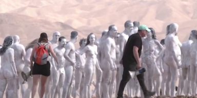 Nackte in W&uuml;ste 2.png