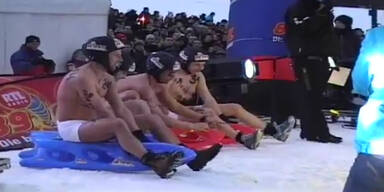 Nackte Haut bei der 4. Nacktrodel WM