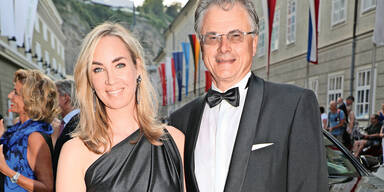 Nadja Bernhard mit Begleitung