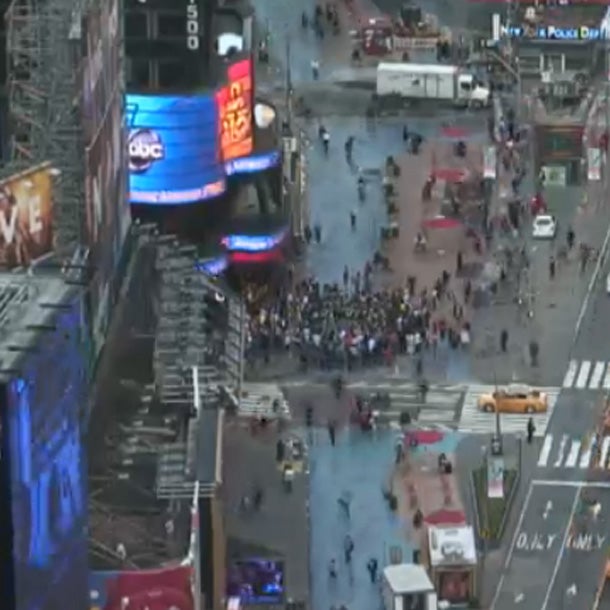 Facebook startet mit Börse-Achterbahn