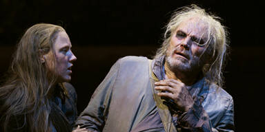 Auszeichnung - Warten auf die Nestroys