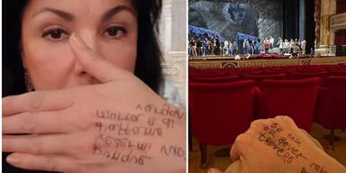 Anna Netrebko zeigt ihren Schummelzettel