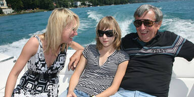 Mörtel mit zwei Schwestern auf Reisen