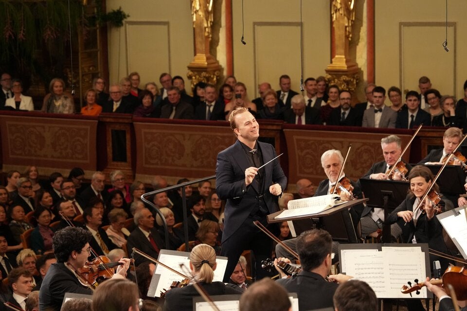 Neujahrskonzert lieferte viel Schwung und Friedensbotschaft