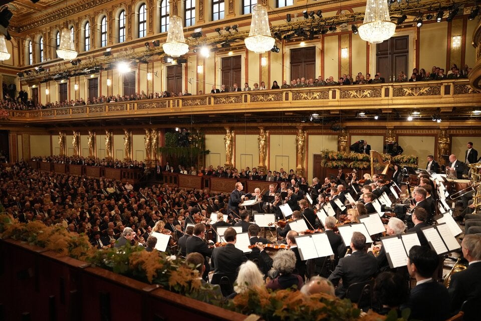 Neujahrskonzert lieferte viel Schwung und Friedensbotschaft