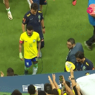 Messi angespuckt – Neymar mit Popcorn beworfen