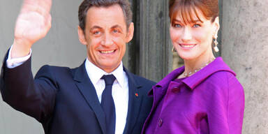 Präsident Sarkozy ist offiziell zu Carla gezogen