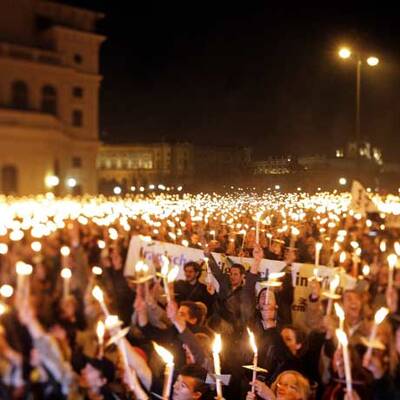 Lichtertanz gegen Rosenkranz