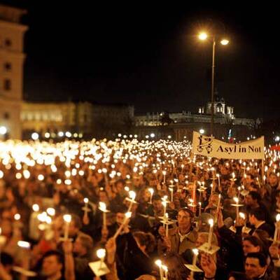 Lichtertanz gegen Rosenkranz