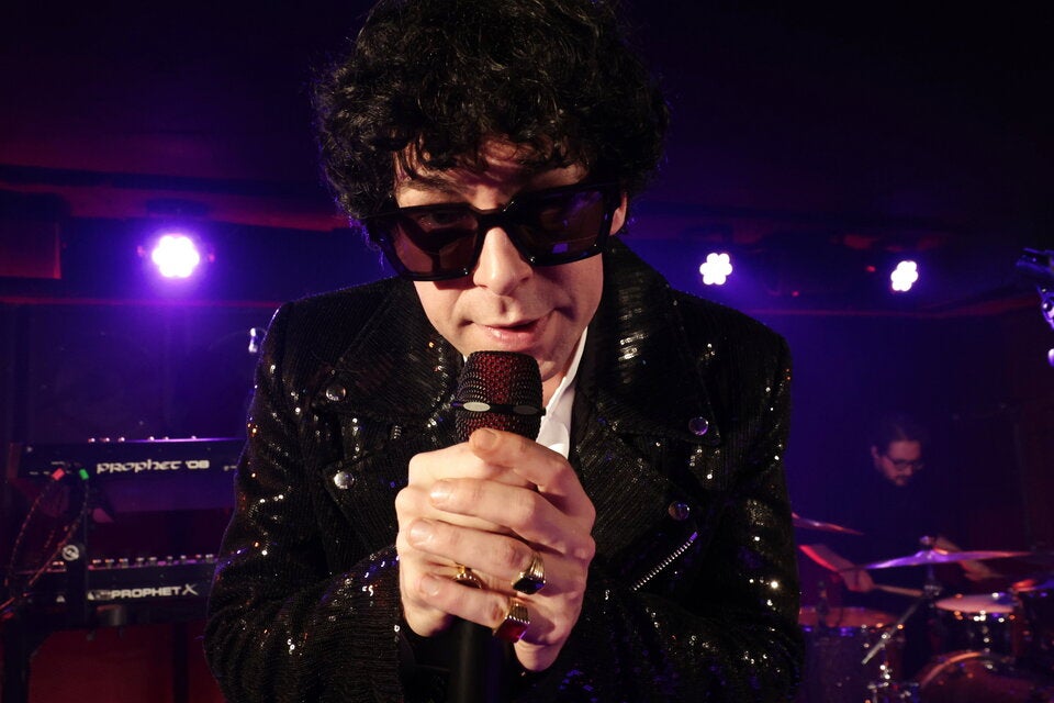 Nikotin: Krönungs-Konzert mit Kaiser-Hymne