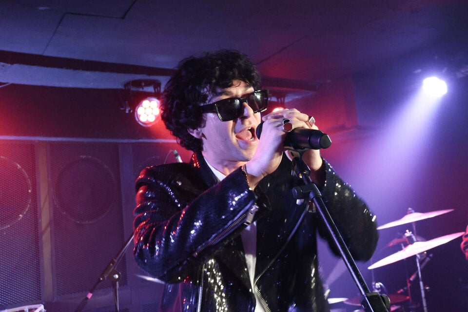 Nikotin: Krönungs-Konzert mit Kaiser-Hymne