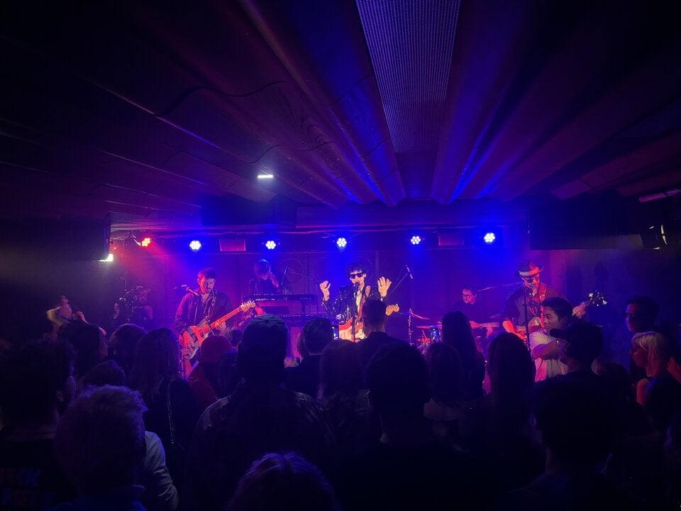 Nikotin: Krönungs-Konzert mit Kaiser-Hymne