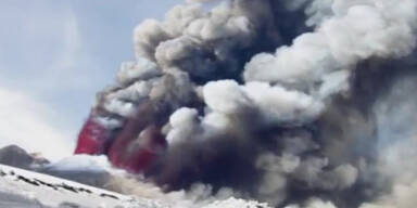 Flughafen gesperrt: &Auml;tna spuckt wieder Lava