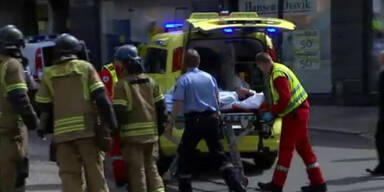 Mann z&uuml;ndet sich vor Breivik-Gericht an