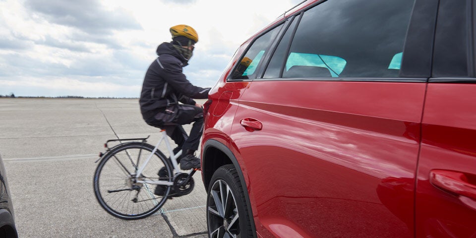 Parkassistenten mit Notbremsung im Test