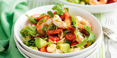 Nudelsalat mit Garnelen