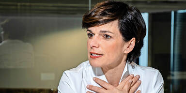 Nulllohnrunde: So sollen Politiker-Geh&auml;lter eingefroren werden |