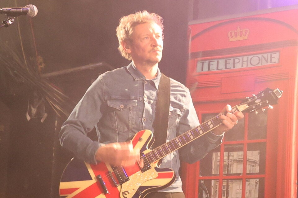 Öasis: Britpop-Hymnen mit Austro-Schmäh - und Krankl statt Guardiola