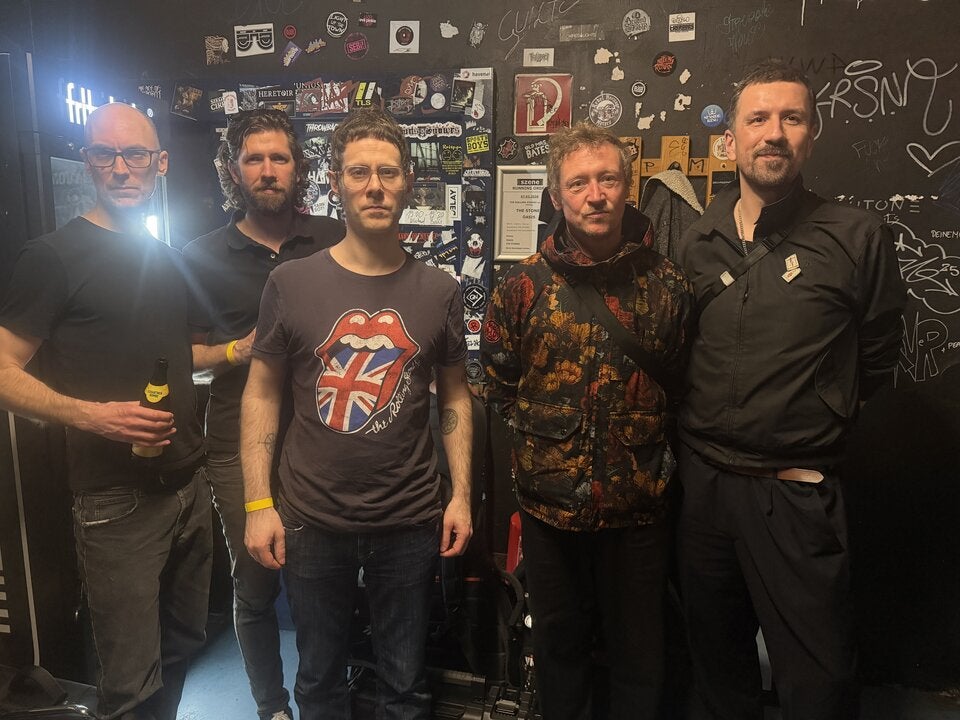 Öasis: Britpop-Hymnen mit Austro-Schmäh - und Krankl statt Guardiola