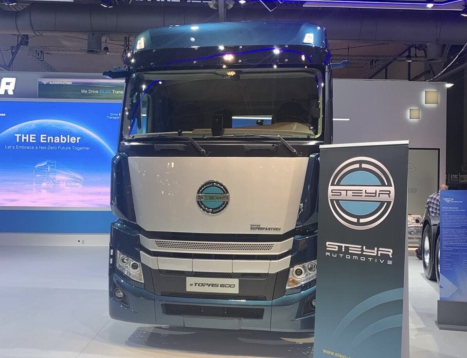 Das ist der neue Elektro-Lastkraftwagen von Steyr Automotive und SuperPanther