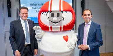 Kopie von Minister Totschnig, Helmi und KFV-Direktor Christian Schimanofsky