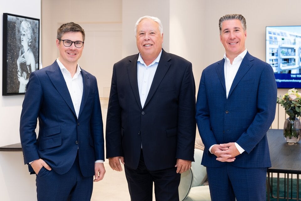 ERfolgreicher Verkaufsstart: Geschäftsführer Claus Schmidt, Geschäftsführer Harald Schmidt und Geschäftsführer Michael Schmidt. v.l.n.r.