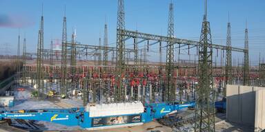 Duo komplett: 2. Gro&szlig;transformator in APG-Umspannwerk Sarasdorf