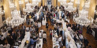 G&auml;ste aus 52 Nationen feiern des Weinfestivals VieVinum