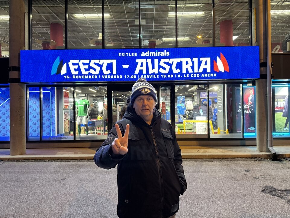 Oben Ohne bei Minus Graden - so heiß feierten unser Fans das Team in Estland