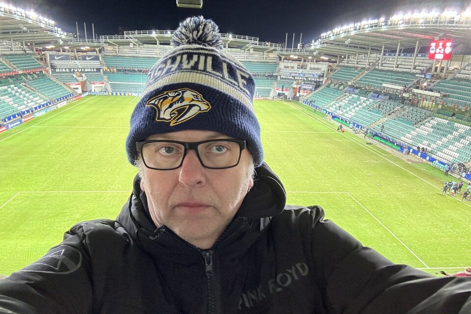 Oben Ohne bei Minus Graden - so heiß feierten unser Fans das Team in Estland