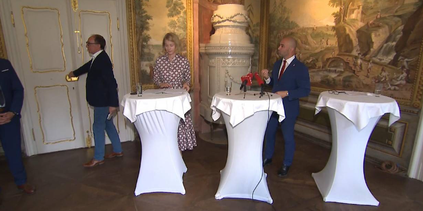 Rauch stürmt wütend aus Pressekonferenz