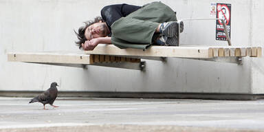 Einbrecher (16) schenkt Beute an Obdachlose