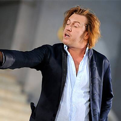 Rihanna - Queen of Downloads