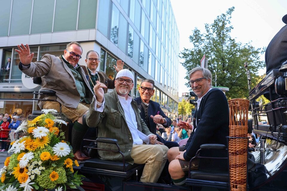 Von Arnie bis Ötzi - eine Wiesn voller Stars