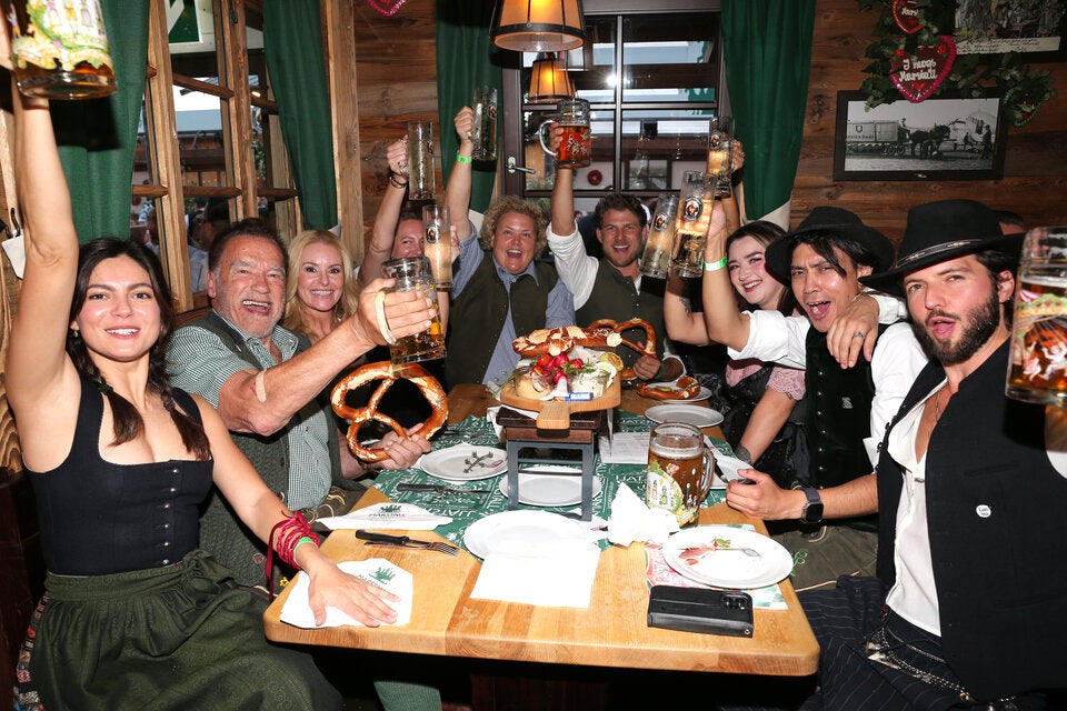 Von Arnie bis Ötzi - eine Wiesn voller Stars