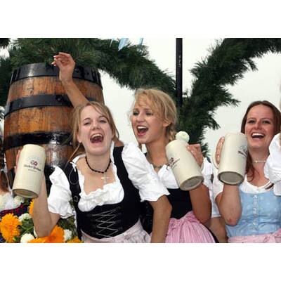 GERMANY OKTOBERFEST BEER FESTIVAL =(4)