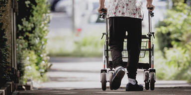 Drogen-Omi schmuggelte kiloweise Rauschgift per Rollator