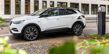 Opel Grandland X Plug-in jetzt auch mit Frontantrieb