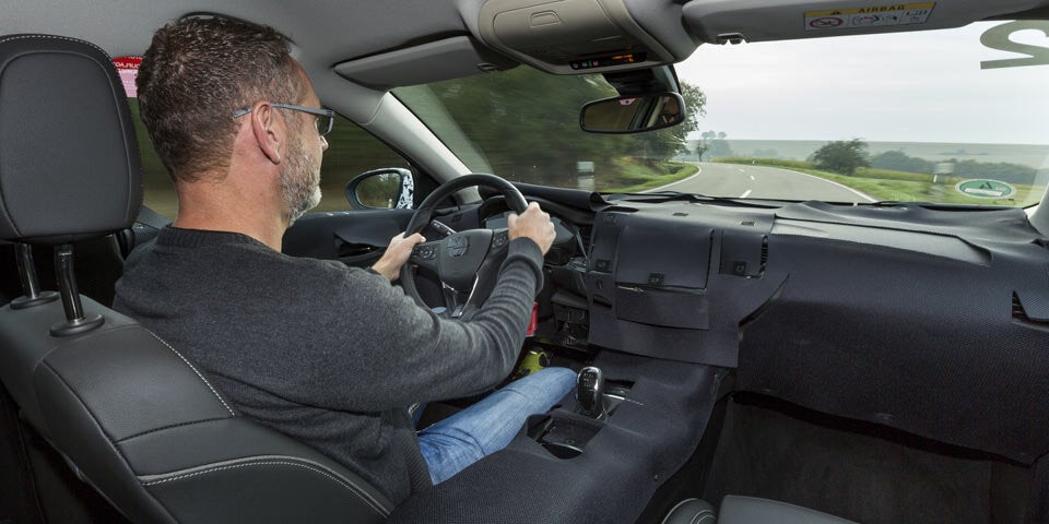 Opel jagt neuen Insignia durch die „Grüne Hölle“