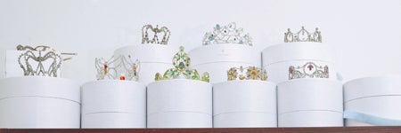 Opernball Krönchen der Debütantinnen