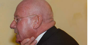 Opernball: Schlägerei neben Lugner-Loge