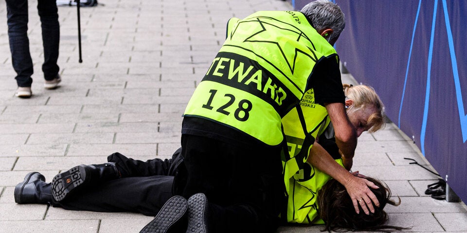 Rekord-Ronaldo schießt Ordner um