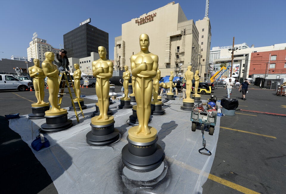 Ehevertrag und Fettabsaugung: Die irren Geschenke für die Oscar-Stars